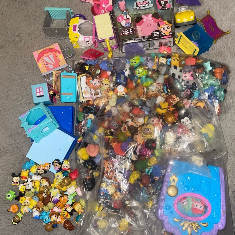Disney Doorables lot